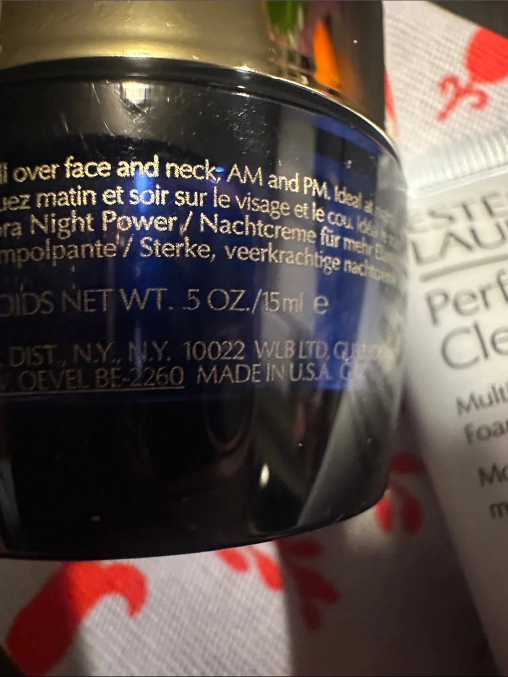 Estee Lauder navy blue, white, red skincare set - Picture 4 of 9